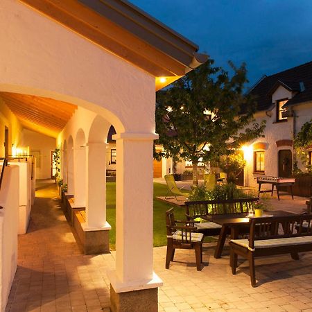 Отель Winzerhof Kiss Йойс Экстерьер фото