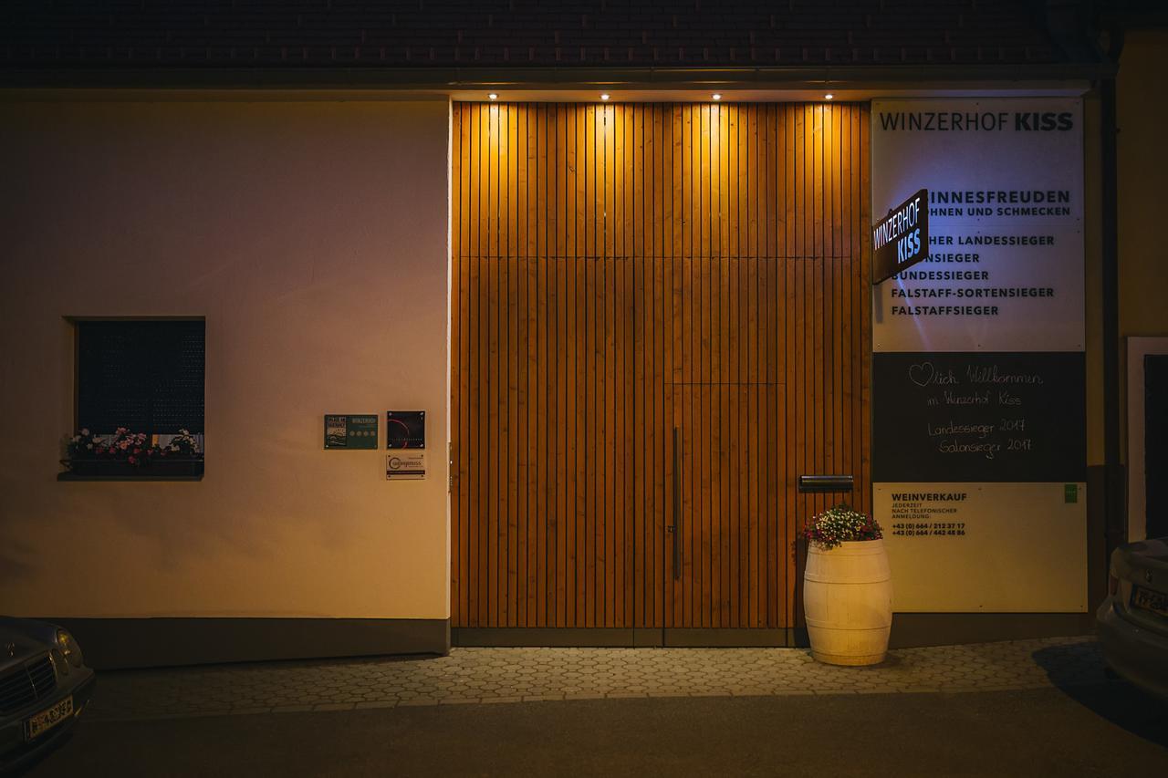 Отель Winzerhof Kiss Йойс Экстерьер фото